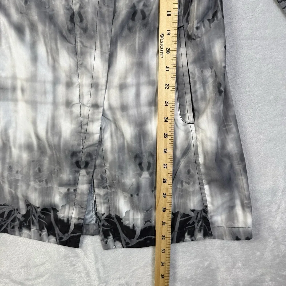The North Face Flyweight Jacket‎ Women's Small White/Black Tie Dye Hooded Light